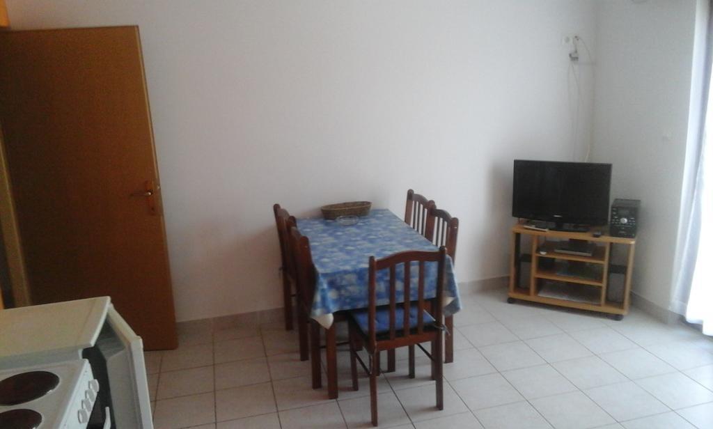 Apartment Rogic Biograd Na Moru Exterior foto