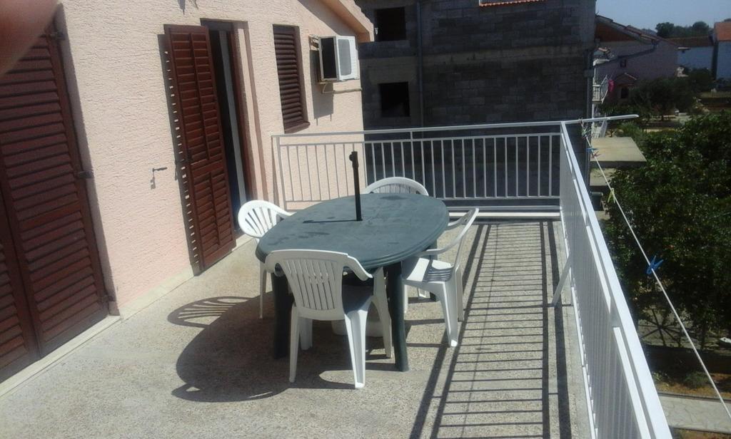 Apartment Rogic Biograd Na Moru Exterior foto